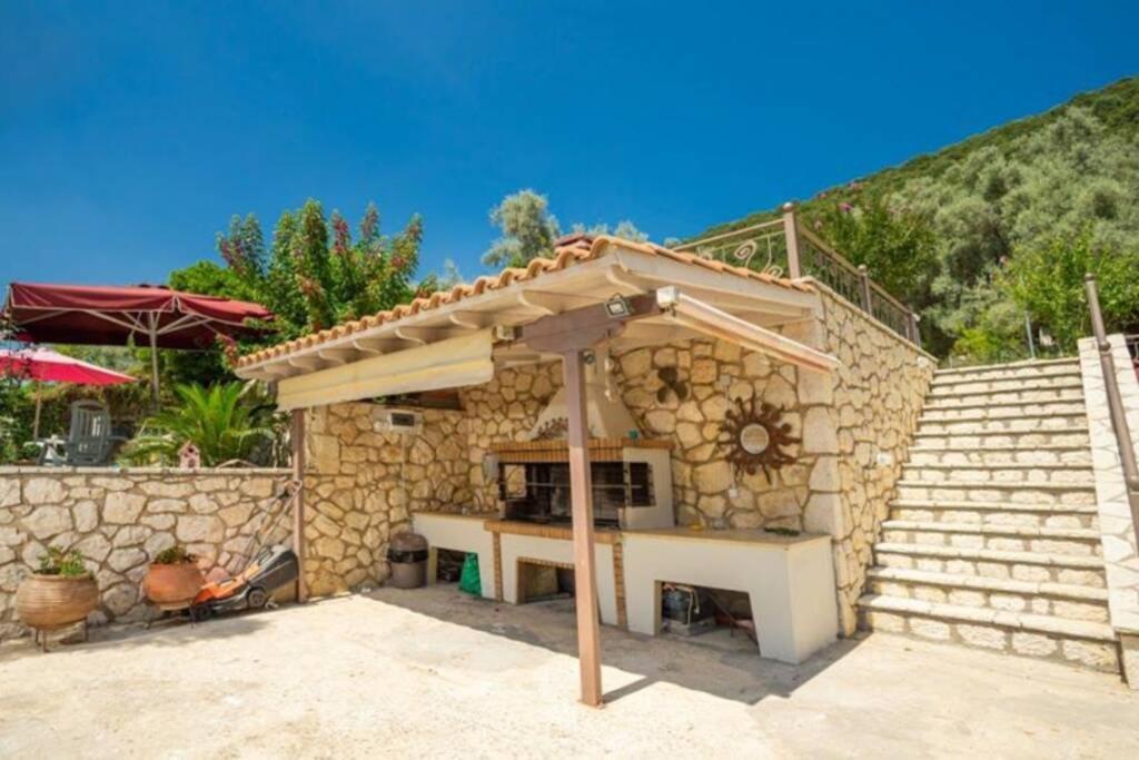 Thea Family Apartments 3 Yénion Dış mekan fotoğraf